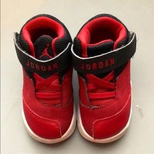 Toddler boys Jordan sneakers